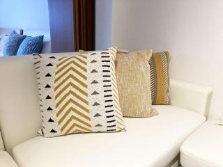 Liaison House Universal Gateway 2 - 3