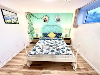 Cozy One-Bedroom Apartment near the Marina - 2