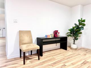 Cozy One-Bedroom Apartment near the Marina - 1