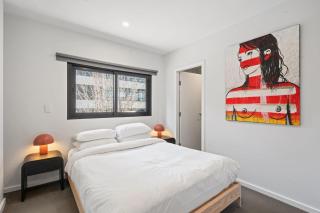 Bright Kingston Stay with Balcony Access - 3
