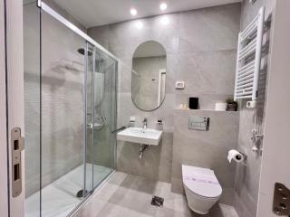 White Homes Apartments • Central Point - 9