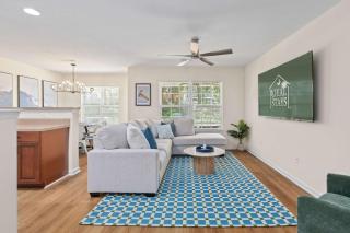 Queen Kelsey - mins from Credit One - pet friendly - 0
