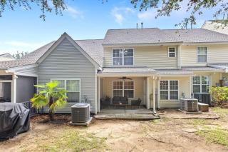 Queen Kelsey - mins from Credit One - pet friendly - 9