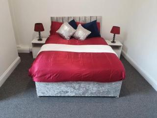 Ocean Village 6 Beds Contractors W Parking - Southampton - 2