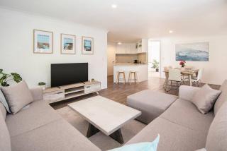 Peaceful Garden Hideaway - Swim, Hike and Unwind - 3