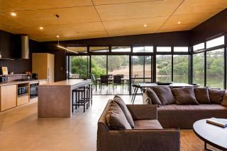 Artisan Koorabin - Lakeside Luxe Retreat next to Spa - 4