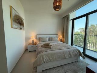 Modern 4BR Villa in Ranches 3 with Park View Sleep 7 - 4