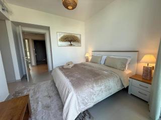 Modern 4BR Villa in Ranches 3 with Park View Sleep 7 - 1