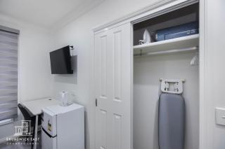 103 Luxury Queen and King Single beds with Fast WiFi - Brunswick East - 7