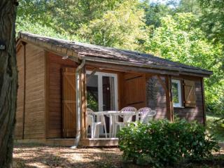 Chalet pour 4 avec Terrasse, Coin Repas Extérieur - 2 Chambres - API-1-52-410 - Sauveterre-de-Rouergue - 0