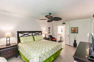 Park Shore Resort-Deluxe Top Floor, BLDG E 332 - 2