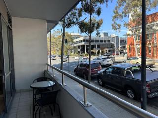 THE WATERFRONT APARTMENTS 1 Bedroom Studio Apartment with Street Views located on the Geelong Waterfront - 4307 - 2