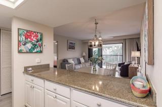 Park Shore Resort Deluxe Condo Top FloorBLDG F 339 - 1