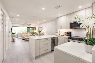 Park Shore Resort, Top Floor BLDG H 347-Lake view - 0