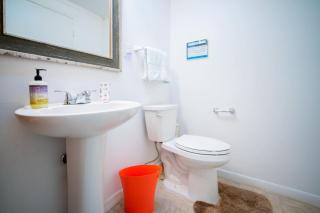 Walk 2 Restaurants-King Bed-Near Beaches and IMG. - 1