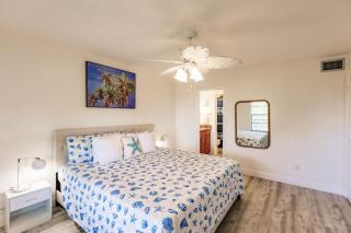 Park Shore Resort-Top Floor BLDG J 457 - Water Views - 2