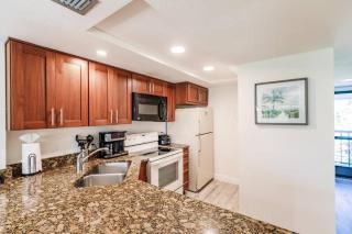 Park Shore Resort-Top Floor BLDG J 457 - Water Views - 1