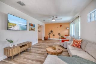 Citrus and Sunshine-Retro FL Meets Modern Fun-IMG-AMI - 6