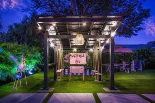 Whimsical decor-pergola swings-moonlit hot tub-FUN - 6