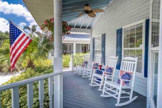Downtown-Dog Friendly-Museums-Beaches-Manatees-Peaceful - 4