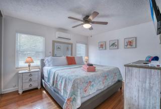 2 King Beds-Walk 2 Food-Shops-AMI Ferry-Beaches-IMG - 9