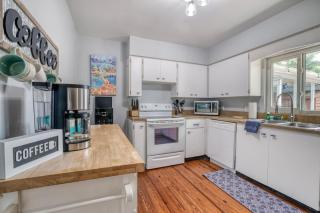 2 King Beds-Walk 2 Food-Shops-AMI Ferry-Beaches-IMG - 6