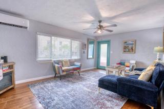 2 King Beds-Walk 2 Food-Shops-AMI Ferry-Beaches-IMG - 1