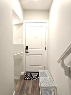 Guest Suite in Southwest Calgary - Calgary - 4