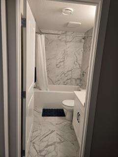 Guest Suite in Southwest Calgary - Calgary - 2