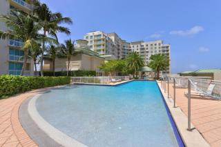 1 br 2bed LakeView Rooftop Pool - 7