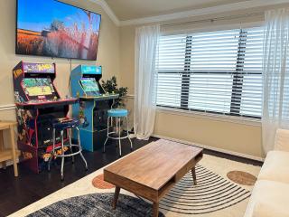 Crane House at Rice Military Pinball Arcade Pet - 7