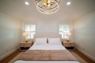 POOL Heated Spa Galleria sleeps 12 Griddle - 0