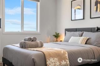 Executive Single Detached House with AC King Bed and More - 1
