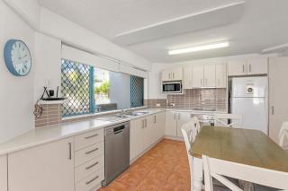 Lindomare Unit 2, 11 Orvieto Tce, Kings Beach - Caloundra - 8