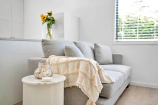 Cozy Cottage at Sunshine Grove - 4