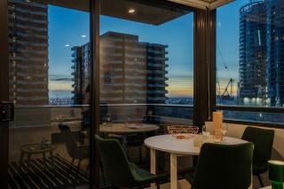 2b Melbourne City Apt with Views - 2