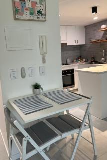 Coastline Escape Renovated Unit - Great Location - Quiet Area - Parking Included - Gold Coast - 3
