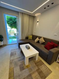 Lagoon View Luxury Chalet with a Charming View - El Alamein - 4