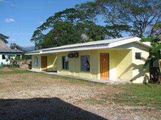 Cabinas Los Genizaros - - 1