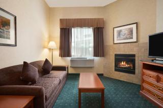 Travelodge by Wyndham Strathmore - Strathmore - 1