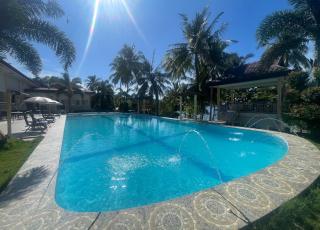 Reef Waters Resort - - 0