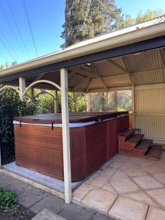 Adelaide Hills Farm Stay - - 1