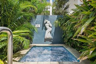 Luxe on the Beach Coastal Elegance with Rooftop - 5