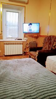 2 ком кв Соборная-Макарова-МАКДОНАЛЬДС 3 кровати Wi-Fi 1этаж отдельный вход - 1