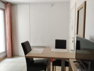 Studio cosy avec terrasse et parking dans résidence au calme avec piscine, à 3 min des thermes et centre ville - 1