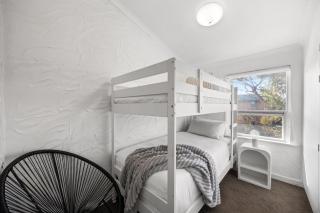 Ivy's at Glenelg Central - A Cosy Family Stay - Glenelg - 8