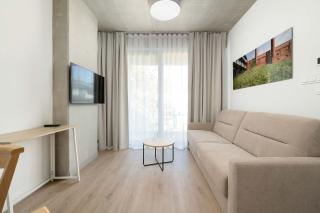 Luxury Apartments with Parking and Air Conditioning near Wrocław City Center by Renters Prestige - 9