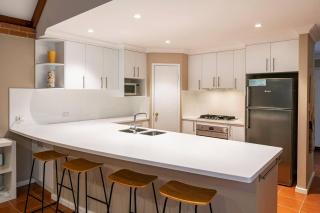 Clearwater - Cosy Comforts Steps from the Beach - 6