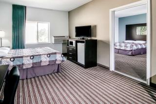 Super 8 by Wyndham Brenham TX - 6