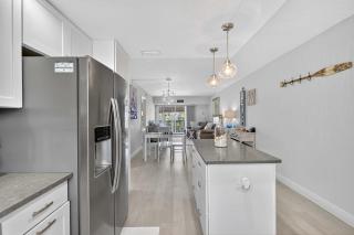 2BR Beachfront Condo Steps To Turtle Beach & Pool - 3